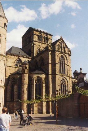 trier- cathedral.JPG (83497 bytes)